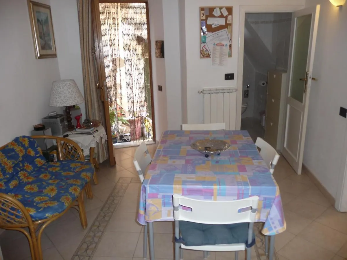 Apartment Appartamento In Tipico Carugio Ligure Monterosso al Mare Italy