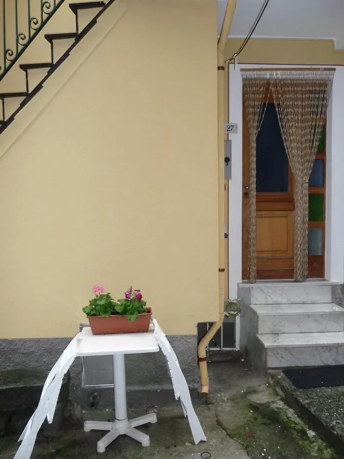 Appartamento In Tipico Carugio Ligure Monterosso al Mare Italy